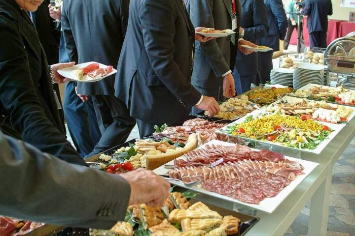 Buffet généreux Bas-en-Basset